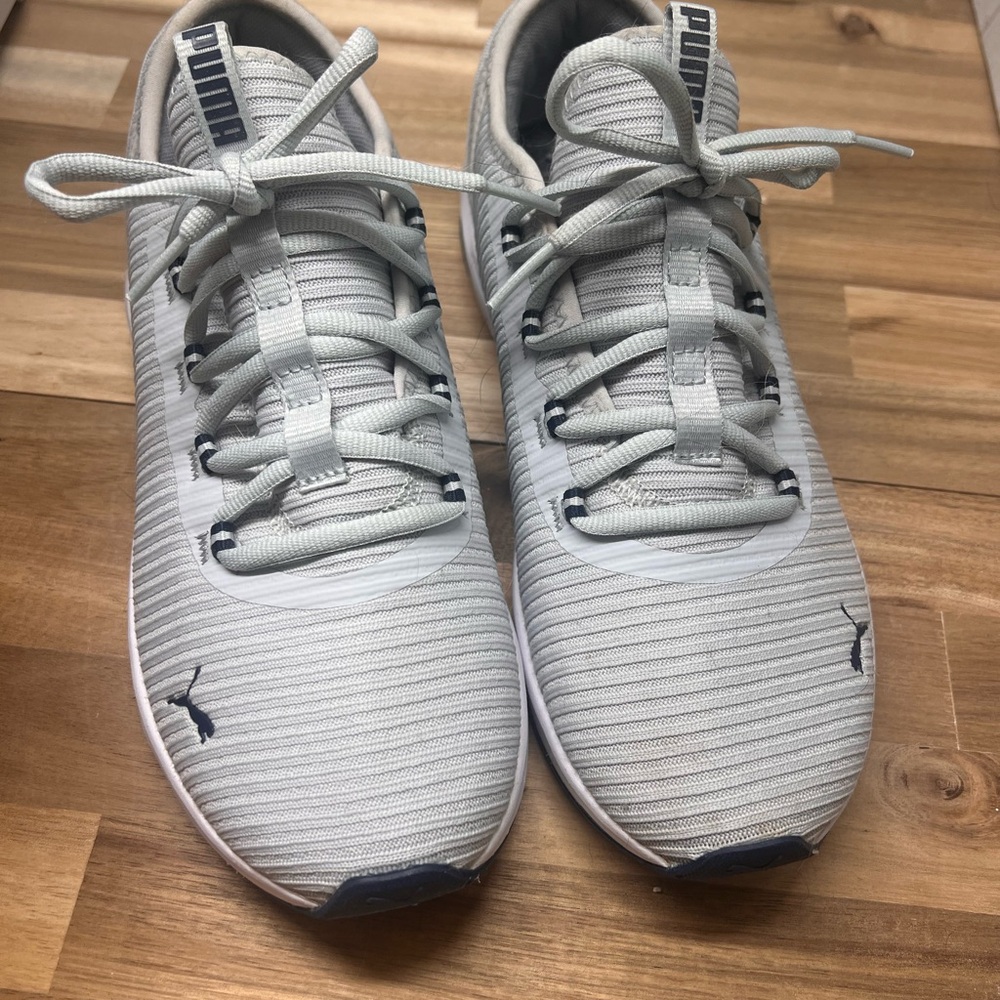 Puma Women's Light Gray Athletic Shoes